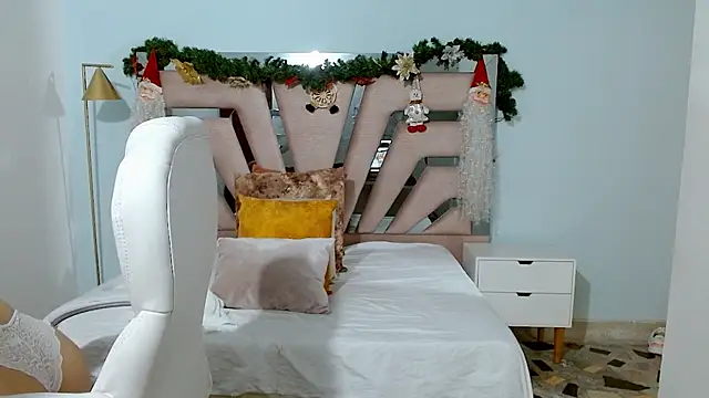 sophia hadid online show from December 2024 10:35:02 PM