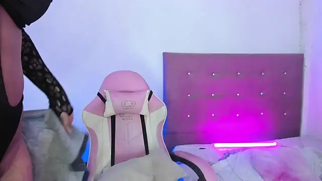 OSORIOMAFE online show from February 2026 06:08:01 AM