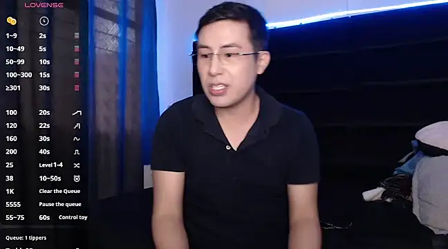 andrewmhilton  online show from March 2025 10:48:01 PM