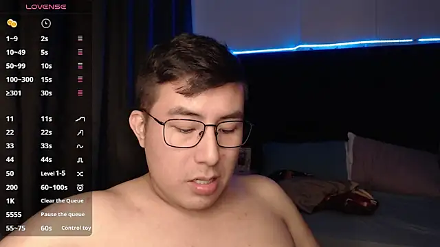 andrewmhilton  online show from October 2025 06:14:02 AM