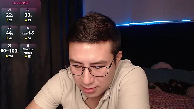 andrewmhilton  online show from December 2025 06:20:02 AM