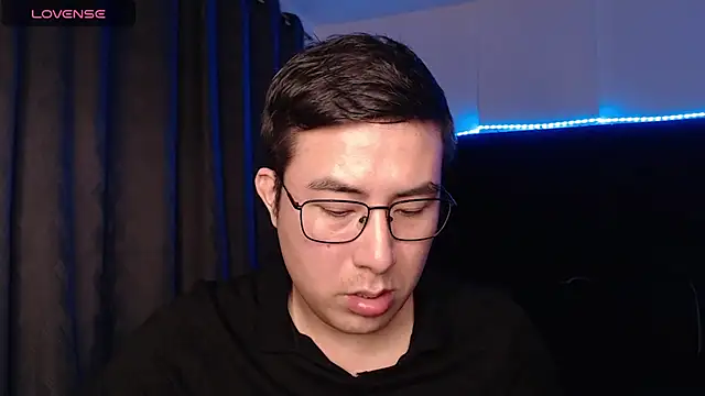 andrewmhilton  online show from February 2026 05:25:02 AM