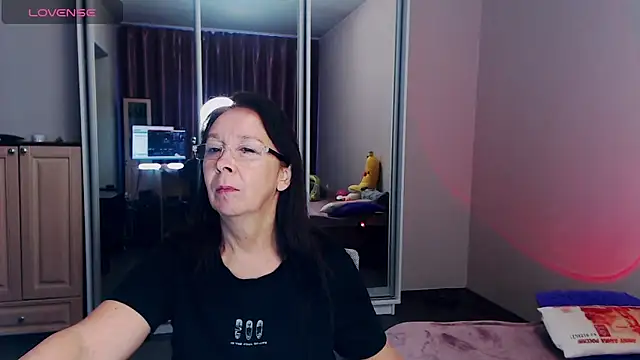 Snapshot of Celine_Faer1 chatting on April 2026 02:48:02 AM Celine Faer1 online show from April 2026 02:48:02 AM