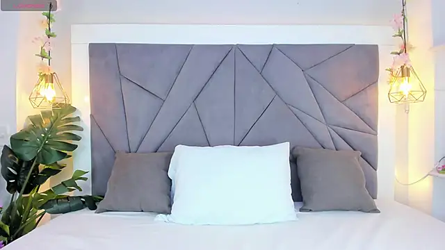 KiarhaTrixie online show from October 2025 03:07:01 AM