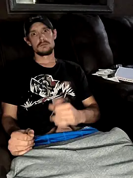 Snapshot of Midwestalpha chatting on October 2025 06:23:01 PM Midwestalpha online show from October 2025 06:23:01 PM