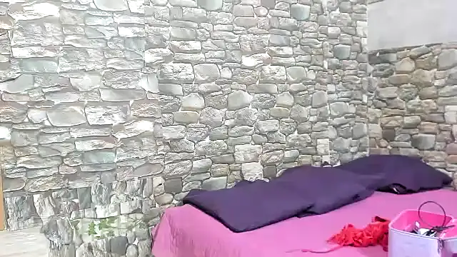 chicamir22 online show from December 2024 07:33:01 PM