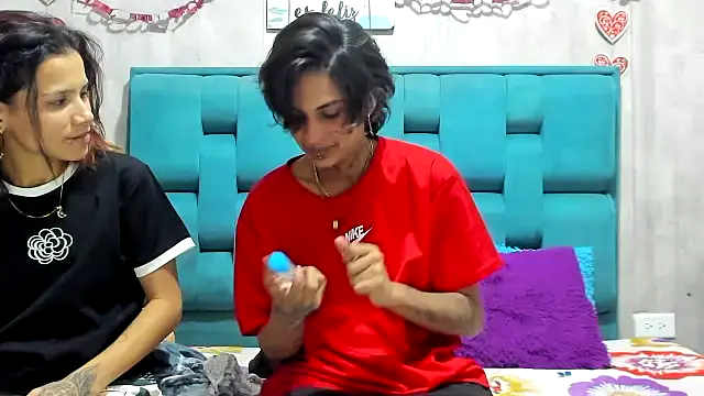 chicamir22 online show from September 2025 12:33:01 AM