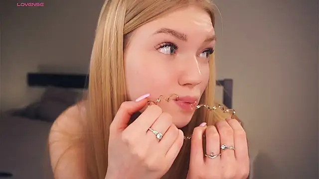 EllenReeves online show from February 2025 12:42:01 PM