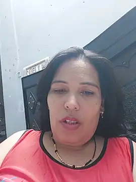 Snapshot of Poojabhabi101 chatting on June 2026 05:51:01 PM Poojabhabi101 online show from June 2026 05:51:01 PM