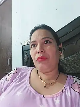 Snapshot of Poojabhabi101 chatting on July 2026 06:15:01 AM Poojabhabi101 online show from July 2026 06:15:01 AM