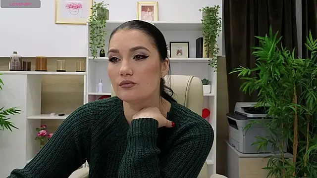 SelineSole online show from January 2025 04:39:01 PM