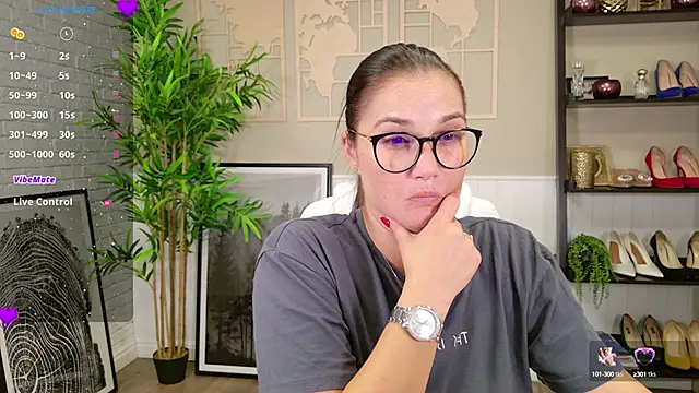 SelineSole online show from September 2025 03:12:01 PM