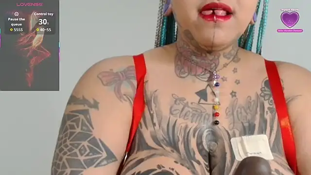 girl squiting online show from November 2025 03:05:01 AM