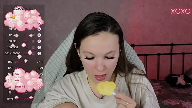 lil luna x online show from February 2025 07:05:02 PM