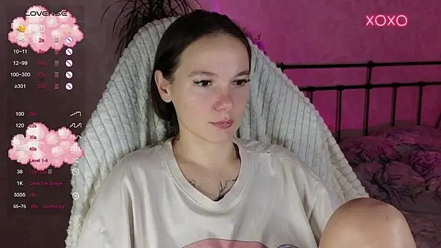 lil luna x online show from November 2025 10:47:01 PM