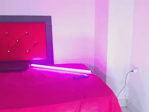 sofia collenx online show from February 2026 09:31:01 PM