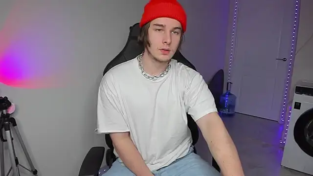 Vincent Strong online show from December 2024 01:09:02 PM