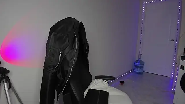 Vincent Strong online show from December 2024 07:28:01 AM