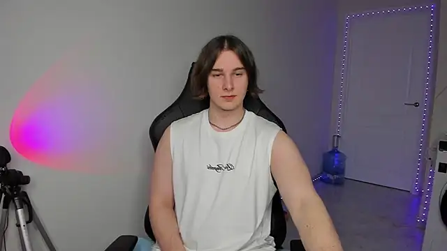 Vincent Strong online show from January 2025 12:37:01 PM