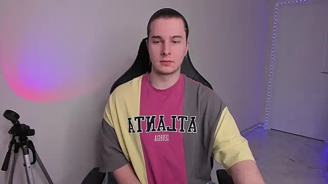 Vincent Strong online show from February 2025 02:44:01 PM