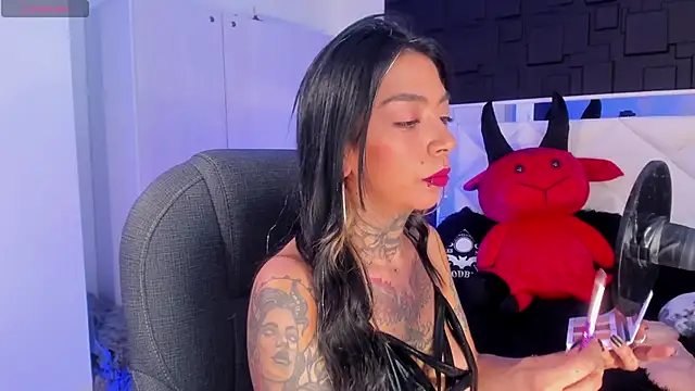 Snapshot of Kadarah chatting on January 2025 08:40:02 PM Kadarah online show from January 2025 08:40:02 PM