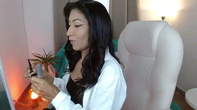 sofia perez    online show from February 2025 08:03:01 PM