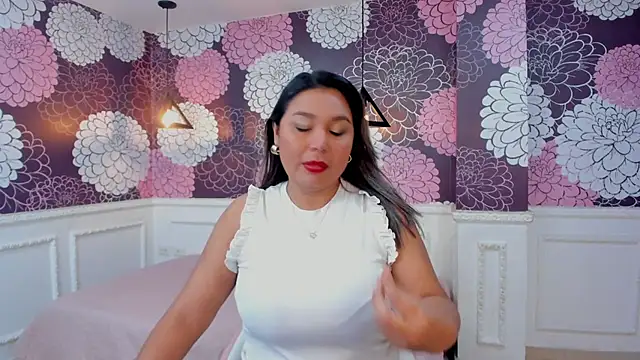 Snapshot of Myhottie_Milf chatting on January 2025 02:03:02 PM Myhottie Milf online show from January 2025 02:03:02 PM