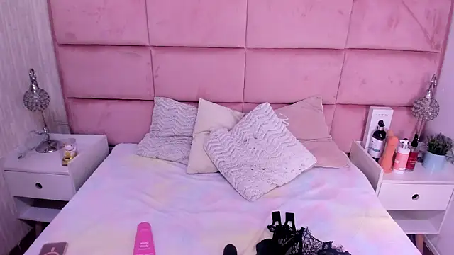 Snapshot of HannaTaylor chatting on July 2026 02:26:02 AM HannaTaylor online show from July 2026 02:26:02 AM