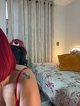 Snapshot of zafiro_mo0n chatting on February 2026 10:39:02 PM zafiro mo0n online show from February 2026 10:39:02 PM