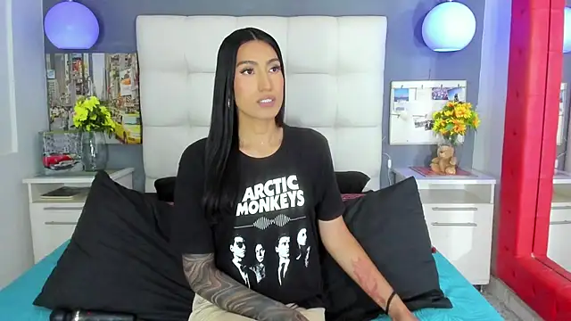 Taly Fox online show from December 2025 09:19:02 PM