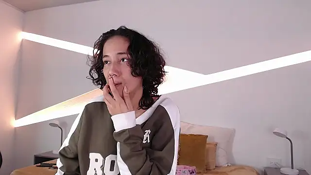 hot little bunny online show from December 2024 09:20:02 PM