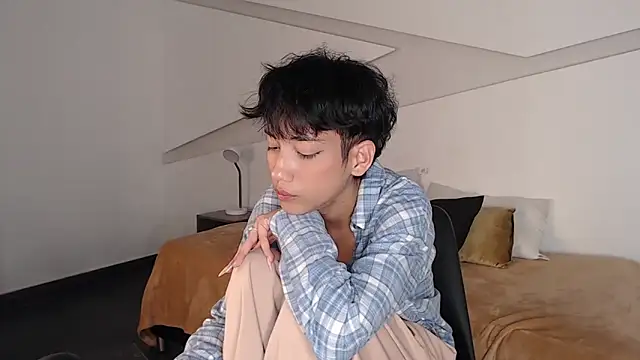 hot little bunny online show from February 2025 12:33:01 AM