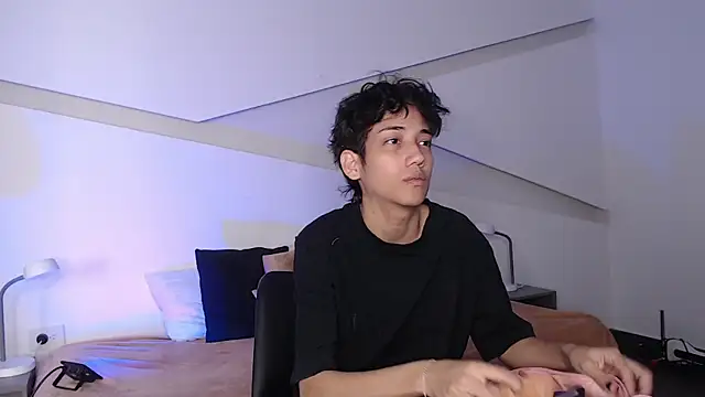 hot little bunny online show from March 2025 08:37:02 PM