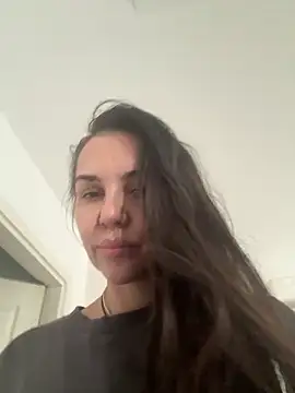 Snapshot of TaniaAmore chatting on October 2025 09:40:02 AM TaniaAmore online show from October 2025 09:40:02 AM