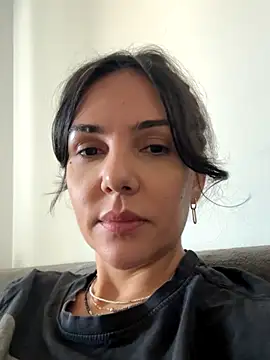 Snapshot of TaniaAmore chatting on October 2025 10:48:02 AM TaniaAmore online show from October 2025 10:48:02 AM