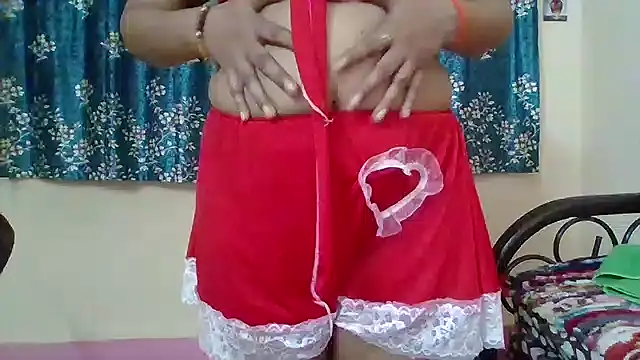 NautyBabe online show from November 2025 05:56:02 PM