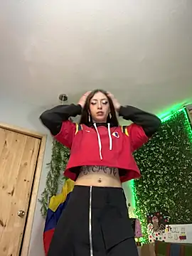 Snapshot of VickyJackson_ chatting on July 2026 12:48:02 AM VickyJackson online show from July 2026 12:48:02 AM
