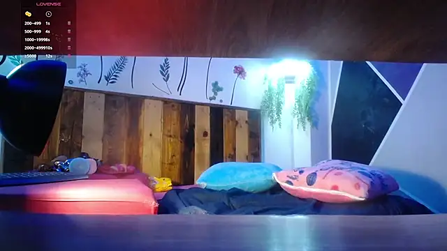 DaMikaela  online show from November 2025 07:02:01 PM