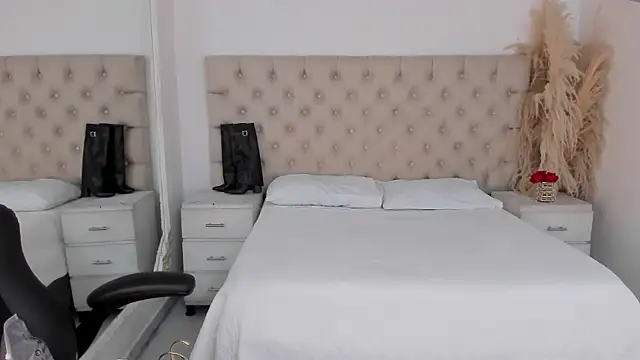 Snapshot of CinthiaCollins chatting on August 2026 08:01:01 PM CinthiaCollins online show from August 2026 08:01:01 PM