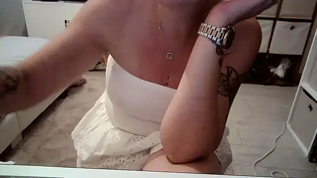 Snapshot of Nikita65150 chatting on May 2026 08:44:02 AM Nikita65150 online show from May 2026 08:44:02 AM
