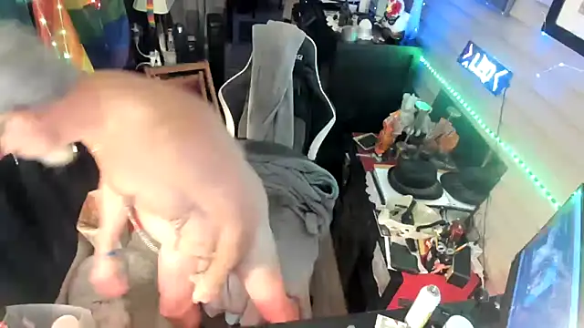 Snapshot of Daddysthick chatting on November 2025 05:42:01 AM Daddysthick online show from November 2025 05:42:01 AM