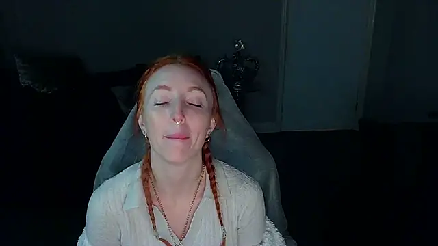 Red firesquirt online show from February 2025 10:55:02 PM