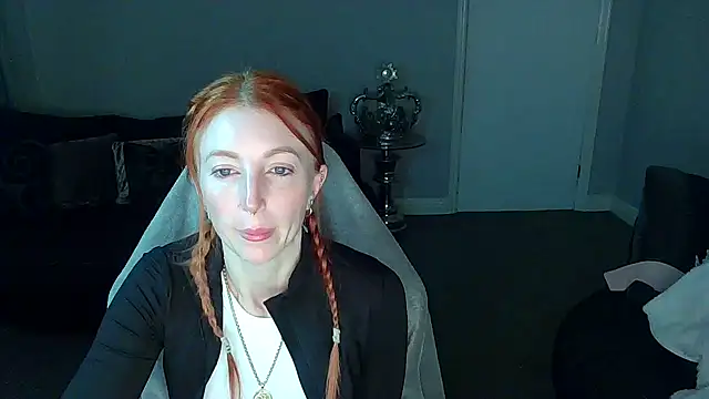 Red firesquirt online show from February 2025 11:28:02 PM