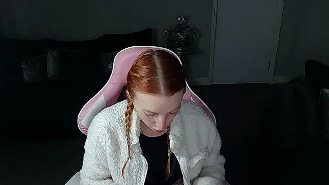 Red firesquirt online show from February 2025 03:30:01 PM