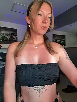 Snapshot of BunnyDiamond1 chatting on June 2026 07:46:01 AM BunnyDiamond1 online show from June 2026 07:46:01 AM