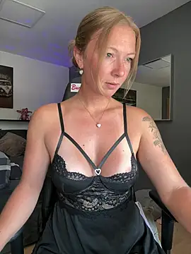 Snapshot of BunnyDiamond1 chatting on July 2026 11:35:01 AM BunnyDiamond1 online show from July 2026 11:35:01 AM