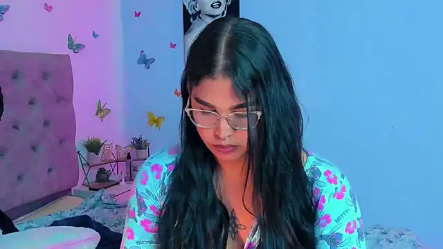 mabellfox online show from December 2024 07:10:01 PM