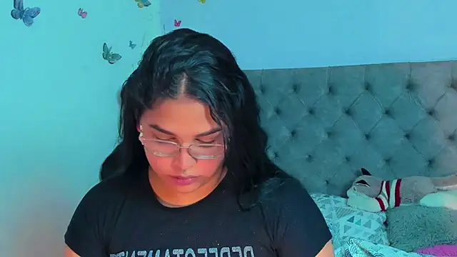 mabellfox online show from March 2025 03:51:01 PM