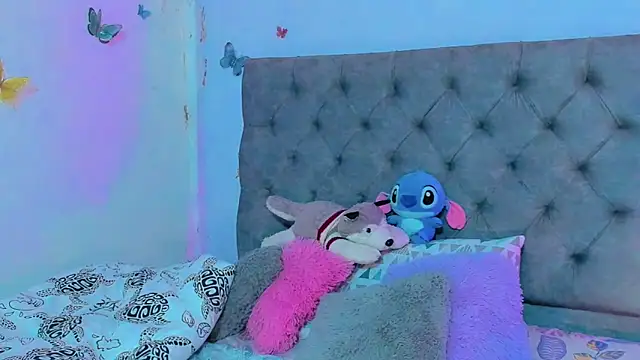 mabellfox online show from March 2025 06:47:01 PM