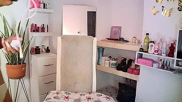 Snapshot of carmen14 chatting on March 2025 04:21:02 AM carmen14 online show from March 2025 04:21:02 AM